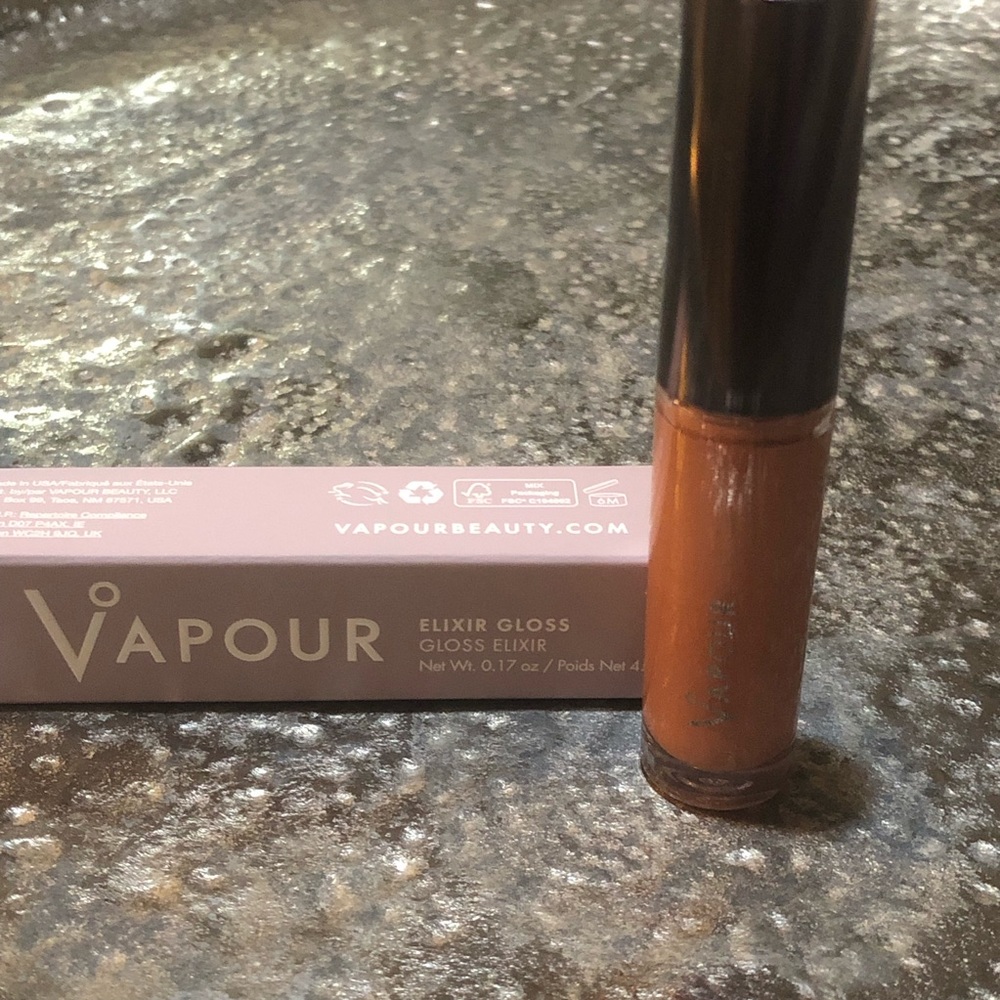 Vapour Elixir Gloss  new Pout